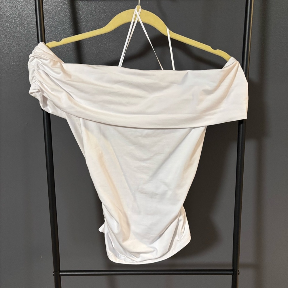 Abercrombie & Fitch White Off-Shoulder Blouse